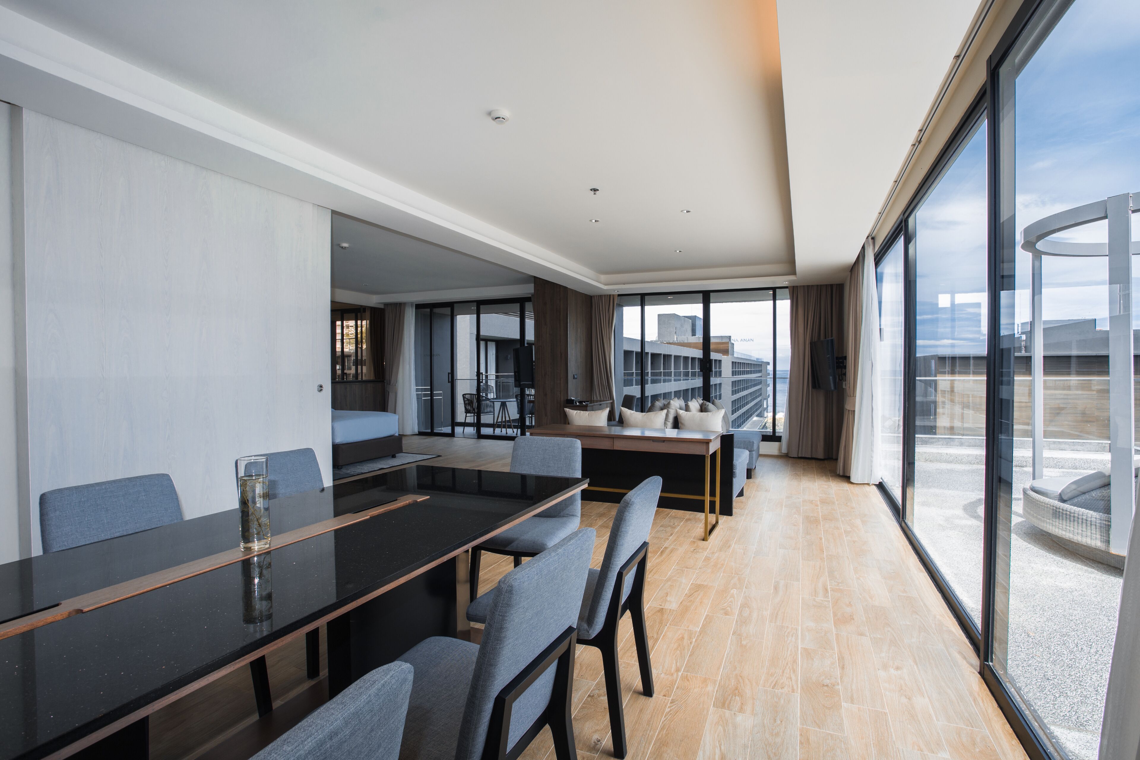 the prestige | living area | lcd tv