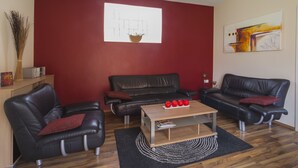 House, Balcony (2 people per bedroom) | Living room - Ferienhaus Nr. 1 (Wunstorf)