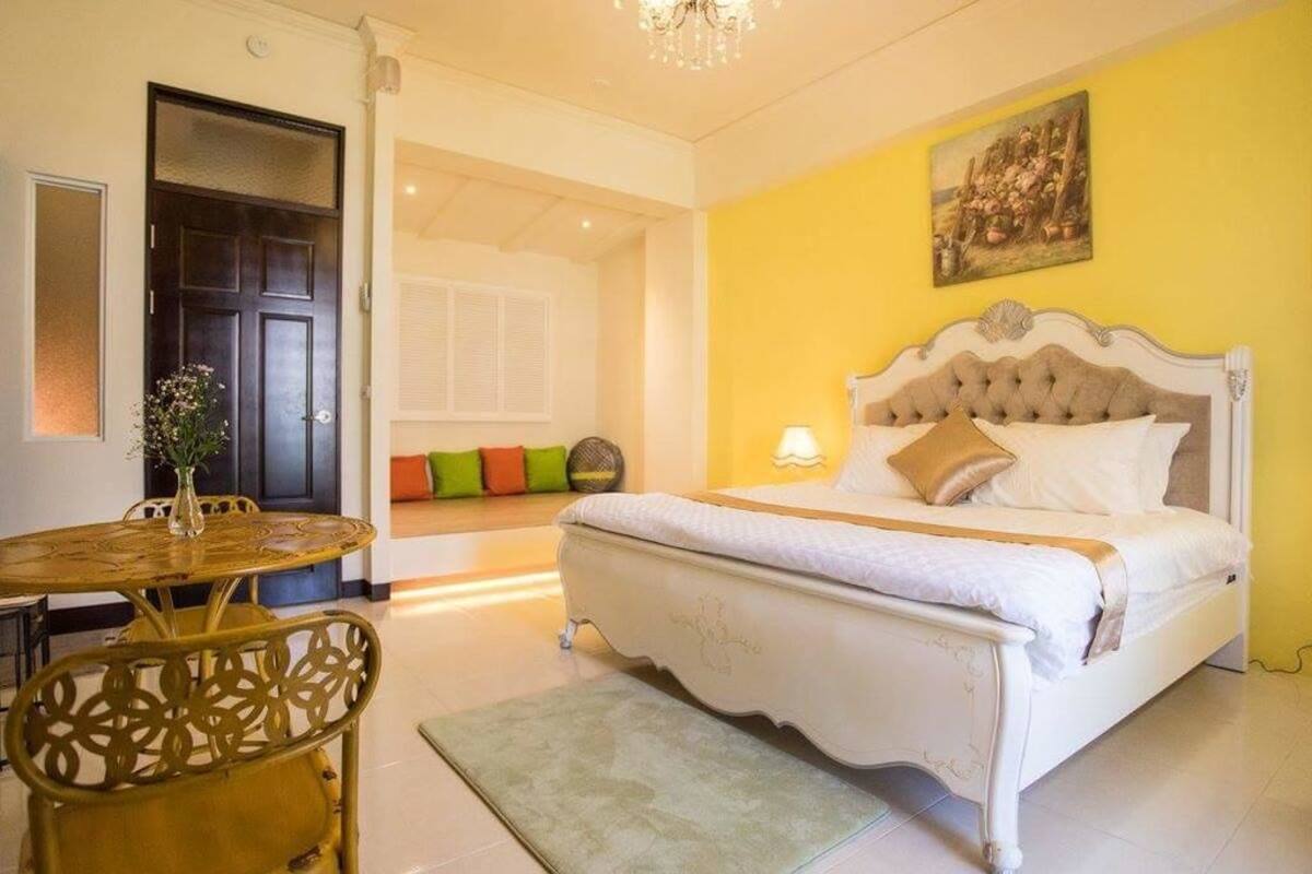 Habitación doble superior, 1 cama Queen size, para no fumadores | Escritorio, insonorización, wifi gratis y ropa de cama