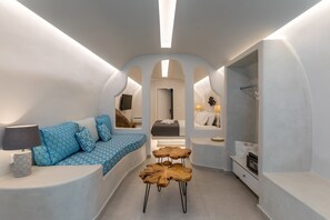 Suite (Canava) | Living area - Tramonto Secret Villas (Santorini)