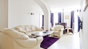 Apartment, 4 Bedrooms (2 people per bedroom) | Living room - Apartments Villa Schwan (Wunstorf)