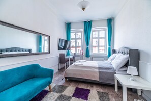 Double Room | Desk, iron/ironing board, free WiFi, bed sheets