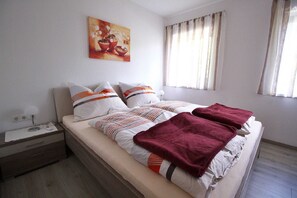 2 chambres, lit parapluie, Wi-Fi, draps fournis