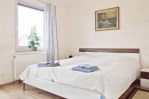 Casa, sacada (2 people per bedroom) | Ferros/tábuas de passar roupa, berços (sobretaxa), Wi-Fi de cortesia