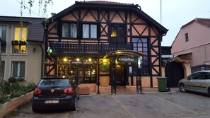 مدخل المنشأة