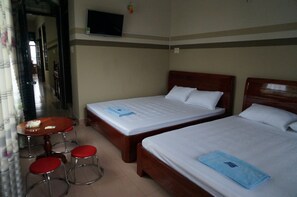 Habitación cuádruple | Escritorio y wifi gratis