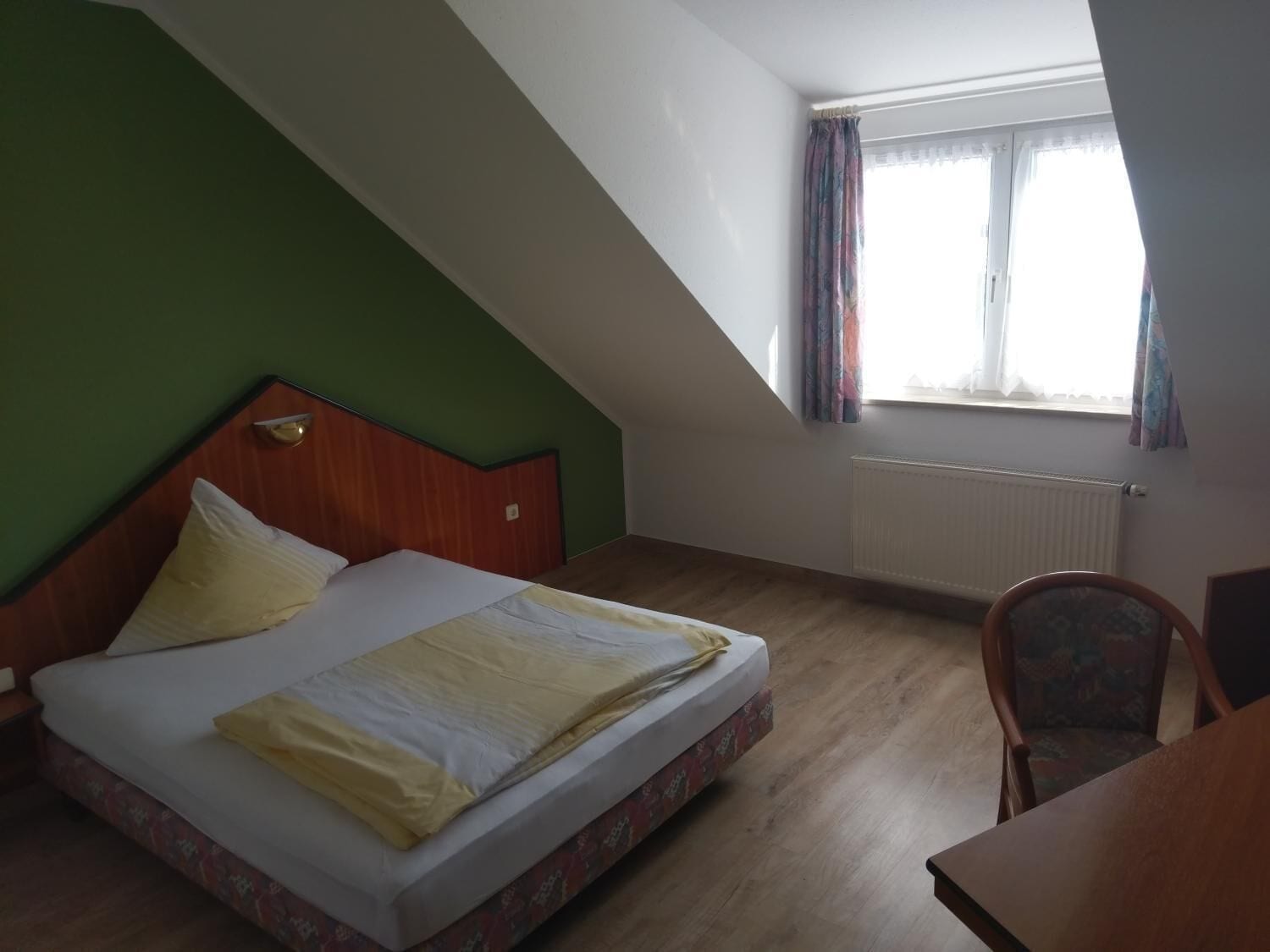 desk, cots/infant beds, rollaway beds, free wifi