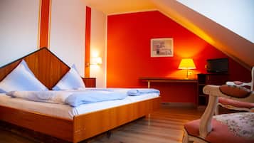 Doppelzimmer | Schreibtisch, Babybetten, Zustellbetten, kostenloses WLAN
