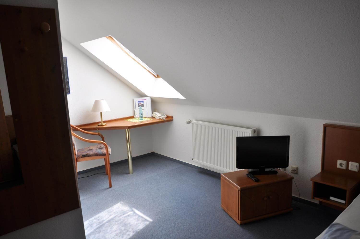 desk, cots/infant beds, rollaway beds, free wifi