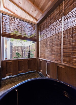 하우스 (Private Vacation Home) | 욕실 | 별도의 욕조 및 샤워 시설, 전신 욕조, 무료 세면용품, 헤어드라이어