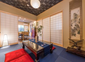 Nhà (Private Vacation Home) | Khu phòng khách | TV màn hình phẳng 