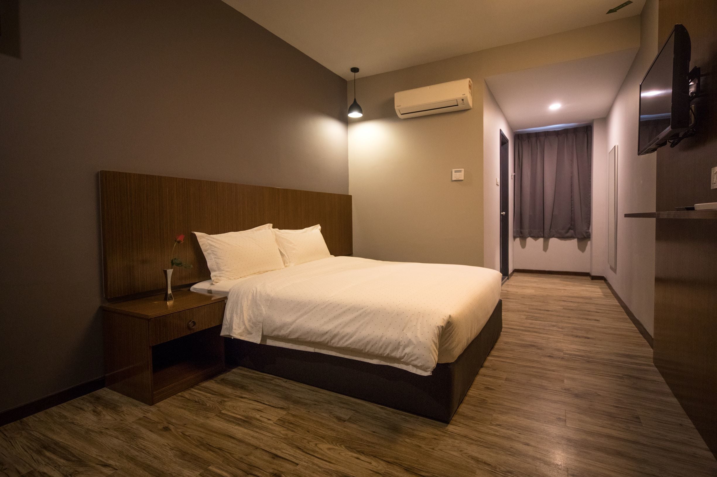 double room, 1 double bed | desk, laptop workspace, blackout curtains, soundproofing