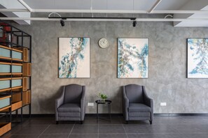 Sala de estar en el lobby