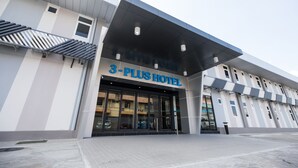 Property entrance - 3-Plus Hotel (Kota Kinabalu)