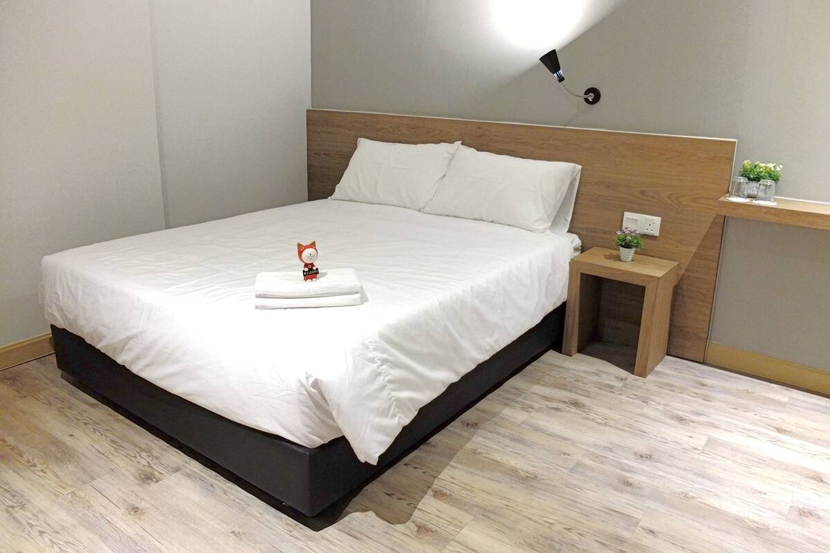 Desk, free WiFi, bed sheets