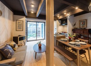 Private Vacation Home | Living area | Flat-screen TV