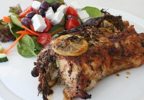 Se sirven desayunos, comidas y cenas 