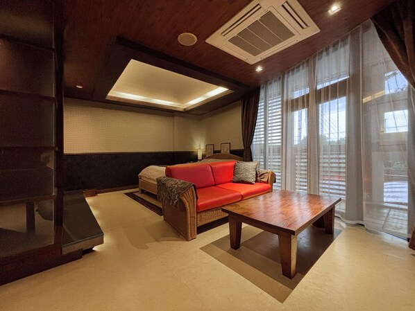 Camera Basic, 1 letto queen, non fumatori | Copriletto in piuma, insonorizzazione, Wi-Fi gratuito, lenzuola