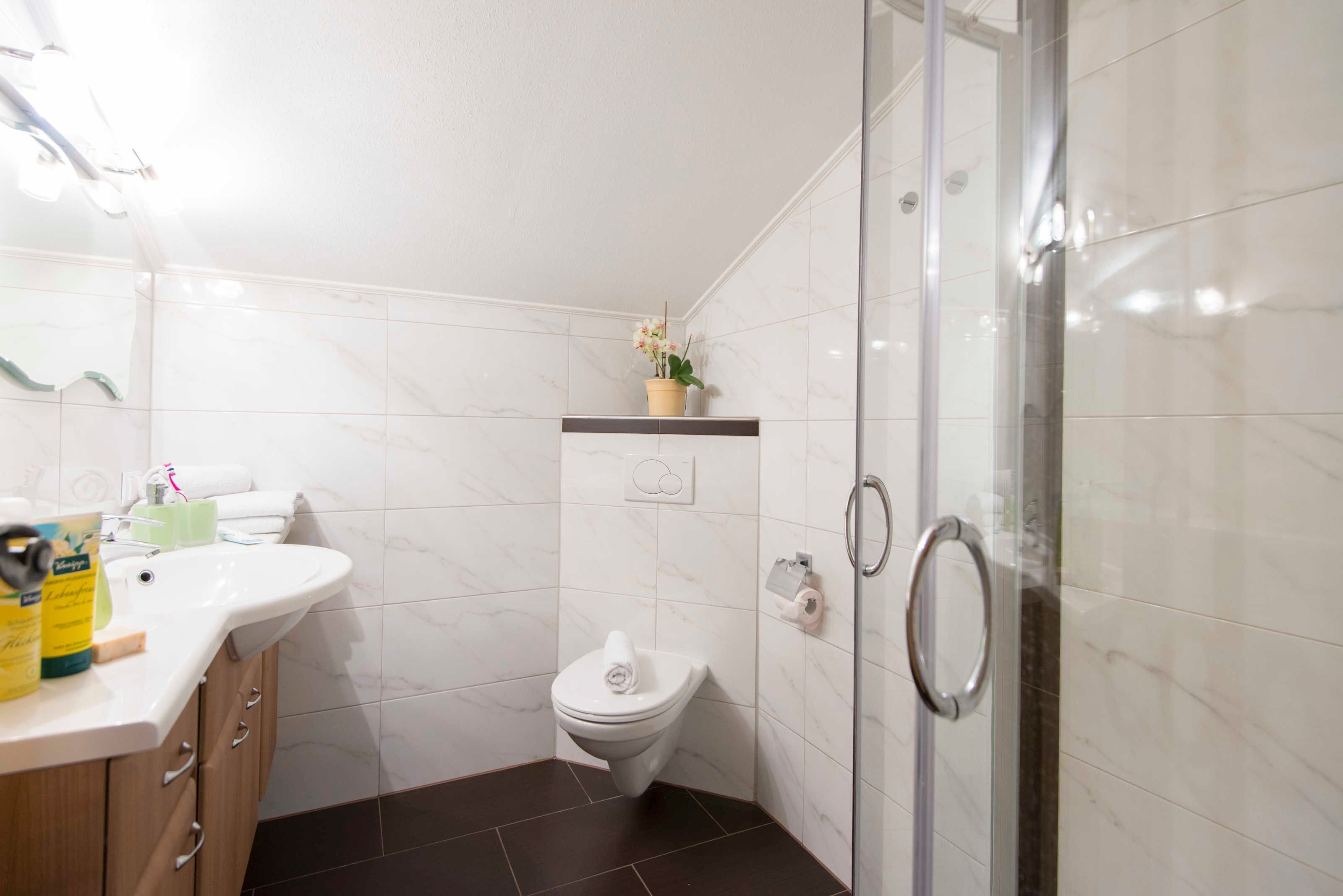 Bruser, hårtørrer, håndklæder