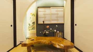 Private Vacation Home | Living area | Flat-screen TV