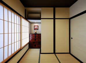 Private Vacation Home | 2 bedrooms, free WiFi, bed sheets - Kouhaku Kyomachiya Nishikyokoku (Kyoto)