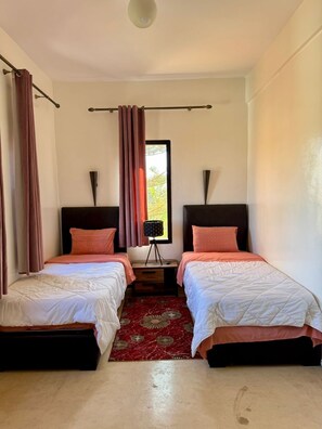 4 Schlafzimmer, Bügeleisen/Bügelbrett, WLAN, Bettwäsche