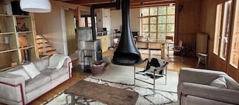 Extérieur : chalet à l’architecture moderne sur 3 étages, pour 6 personnes, belle vue panoramique -I