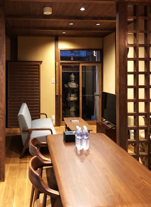 Rumah (Private Vacation Home) | Makan di kamar