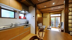 Private Vacation Home | In-room dining