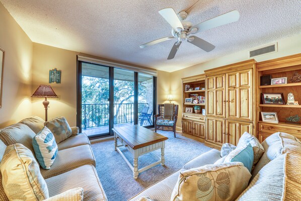 Televisie, een dvd-speler en boeken