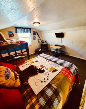 5 chambres, coffres-forts dans les chambres, fer et planche à repasser