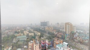 Balcony - Luxury Apartment in Vinhomes Metropolis (Hanoi)