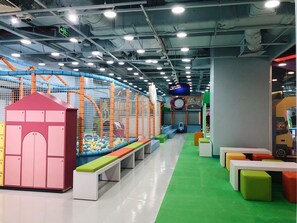 Children’s play area – indoor - Luxury Apartment in Vinhomes Metropolis (Hanoi)