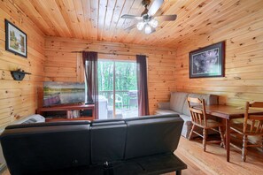 DVD player - Blue Rose Cabins - Big Woody Cabin (Logan)