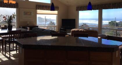 The Overlook-Stunning Ocean/Bay View Walk Everywhere!