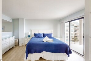 2 dormitoris, planxa i posts de planxar, Internet i roba de llit 