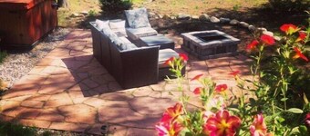 Pet Friendly Mountain Home w/Hot Tub, 10 Mins from Ski Resort & on Shuttle Route