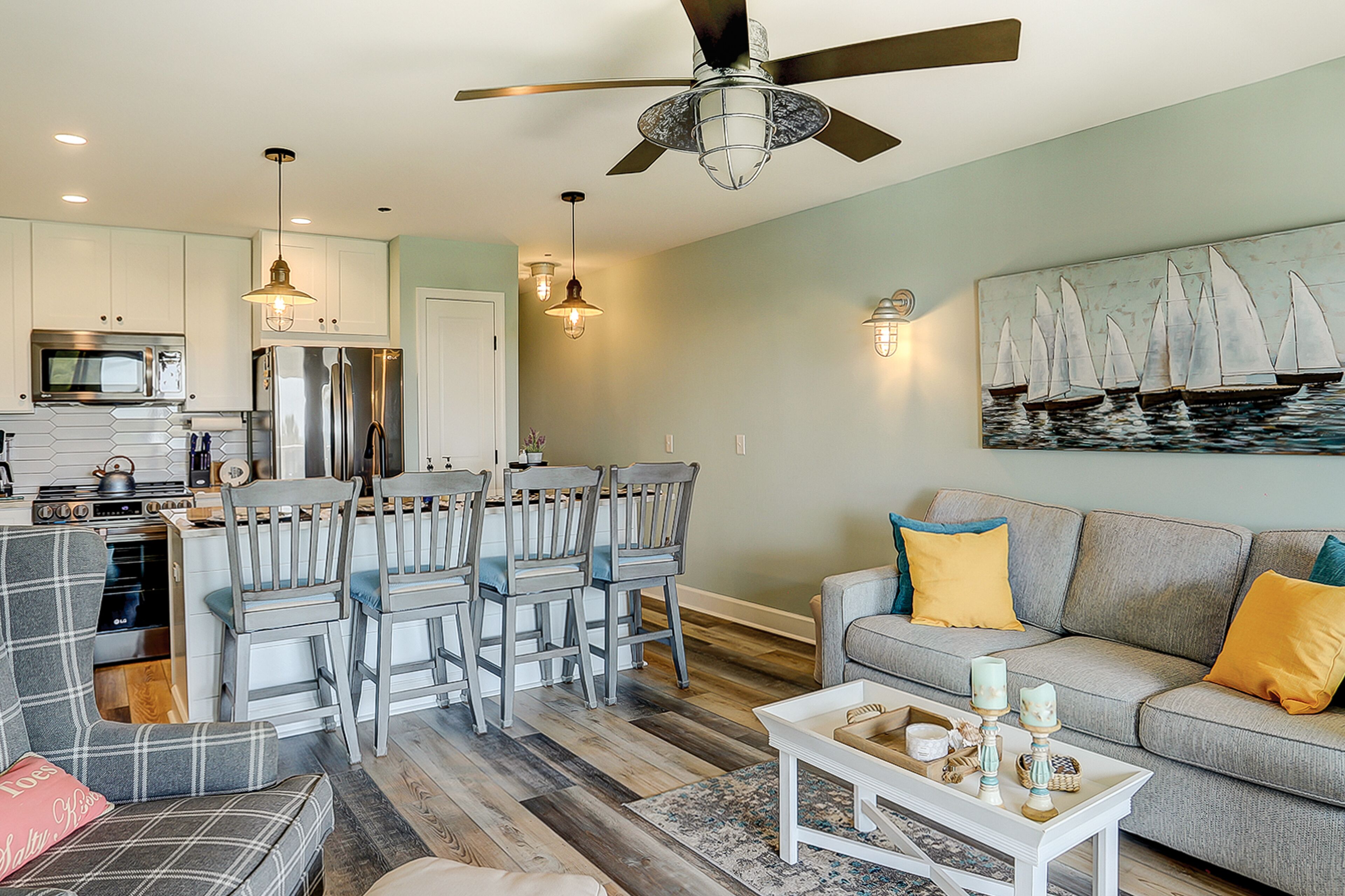 Gorgeous oceanfront condo with new kitchen & bathroom, pool view, steps to beach