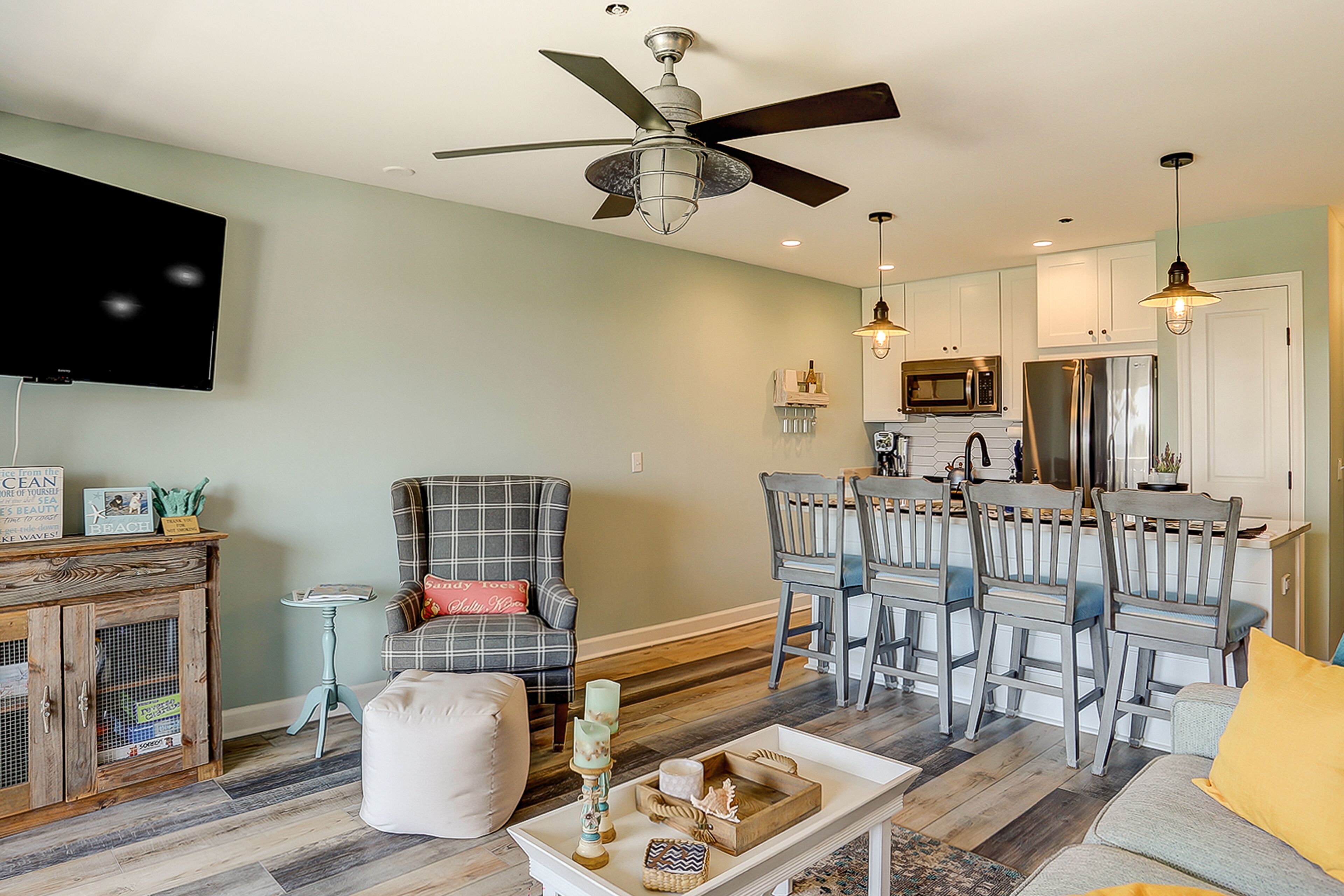 Gorgeous oceanfront condo with new kitchen & bathroom, pool view, steps to beach