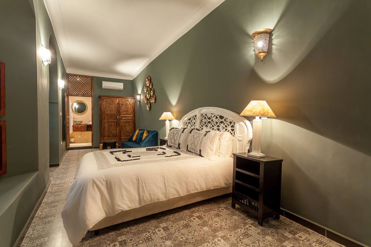 Executive Quadruple Room, 1 King Bed (Yasmine) | Desk, blackout drapes, iron/ironing board (on request), WiFi (free)