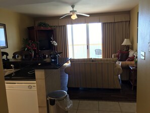 Unclassified image, 4 of 18, button - Beachfront - Great view - Near Pier Park - Self check-in - Beach services (Panama City Beach)