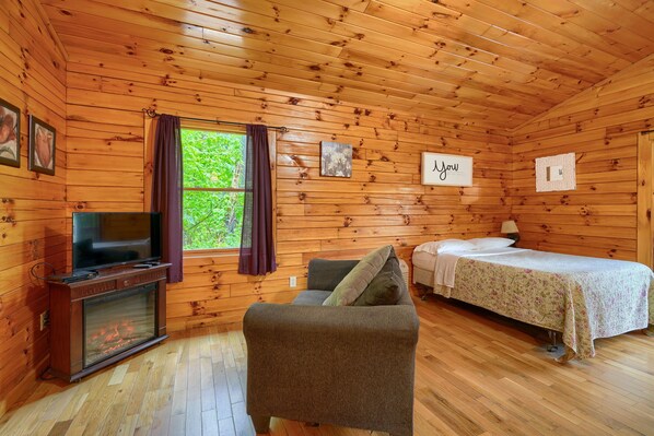1 bedroom, bed sheets