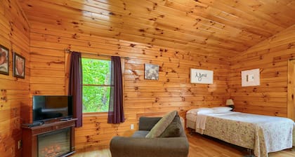 Hytti-Oma kylpyhuone-Standardi-Treetops Cabin