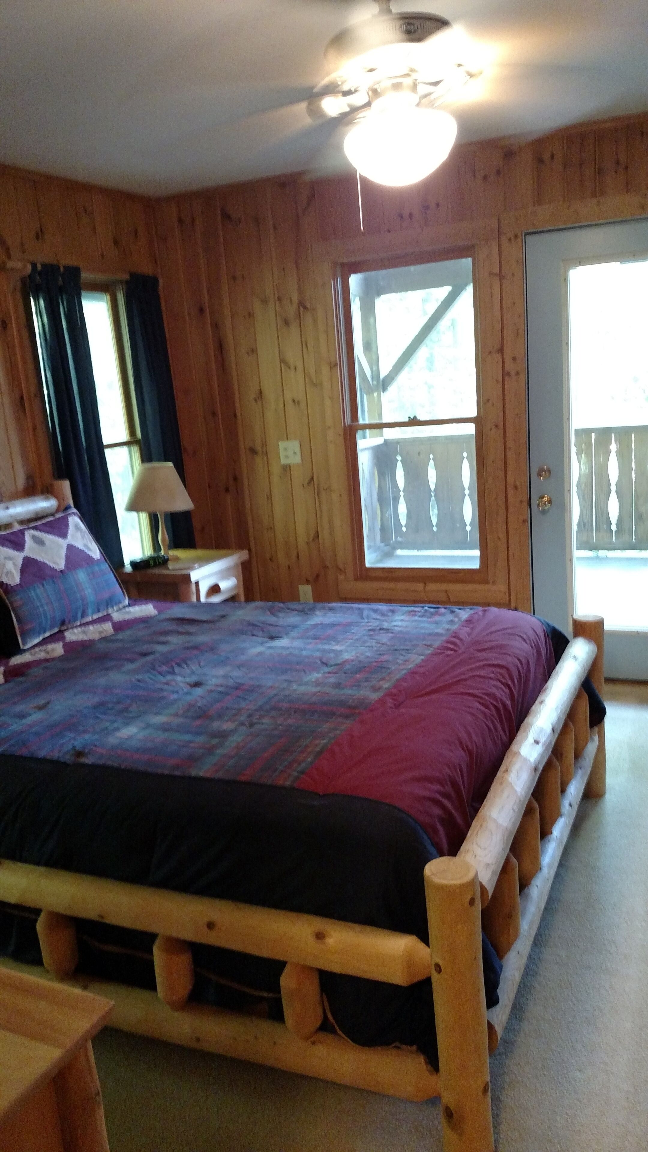 In Town Just Off Main St, Free WiFi,Hot Tub,fireplace, Walk To Everything!