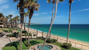 On the beach - Pools * Hot Tubs * Swim-Up Bar * Spa * Pickleball * Medano Beach! (Cabo San Lucas)