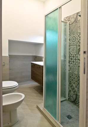 Shower, free toiletries, hair dryer, bidet - centruMassimo (Palermo)