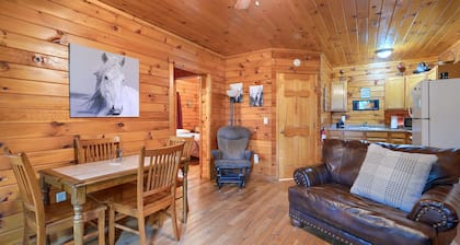 Blue Rose Cabins - Pine Ridge Cabin
