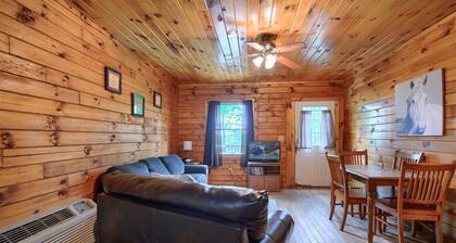 Hytti-Oma kylpyhuone-Standardi-Pine Ridge Cabin
