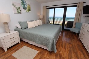 2 bedrooms, iron/ironing board, travel cot, free WiFi