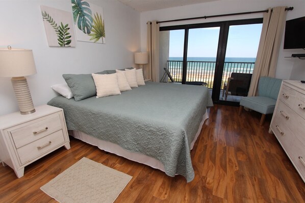 2 bedrooms, iron/ironing board, travel cot, free WiFi